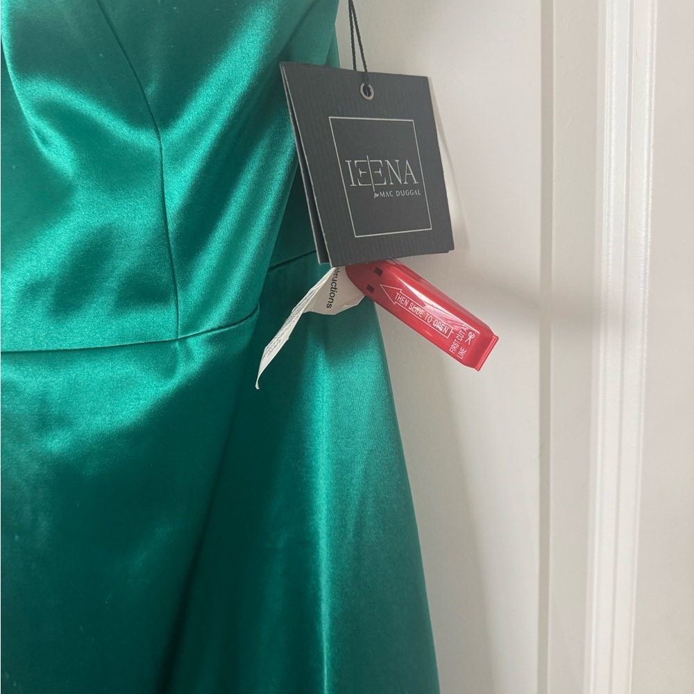 Nwt IEENA for Mac Duggal Satin Sleeveless Gown Color Emerald Green 10 (Defect) - Picture 4 of 13